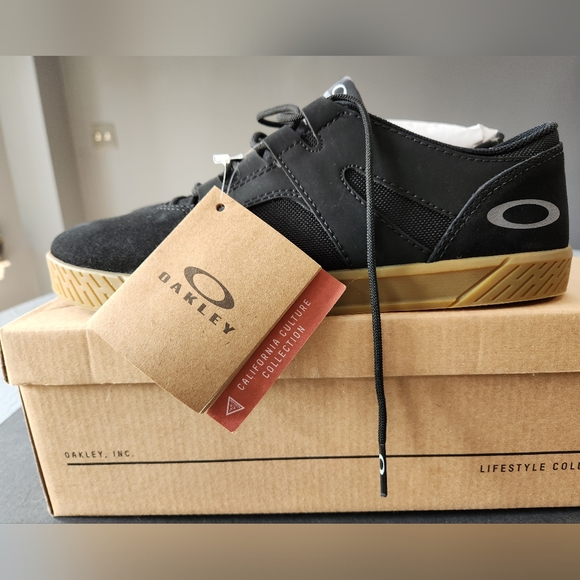 Oakley mens street 2 TD sneakers.  Blk size 9.5 new with box - Picture 4 of 10